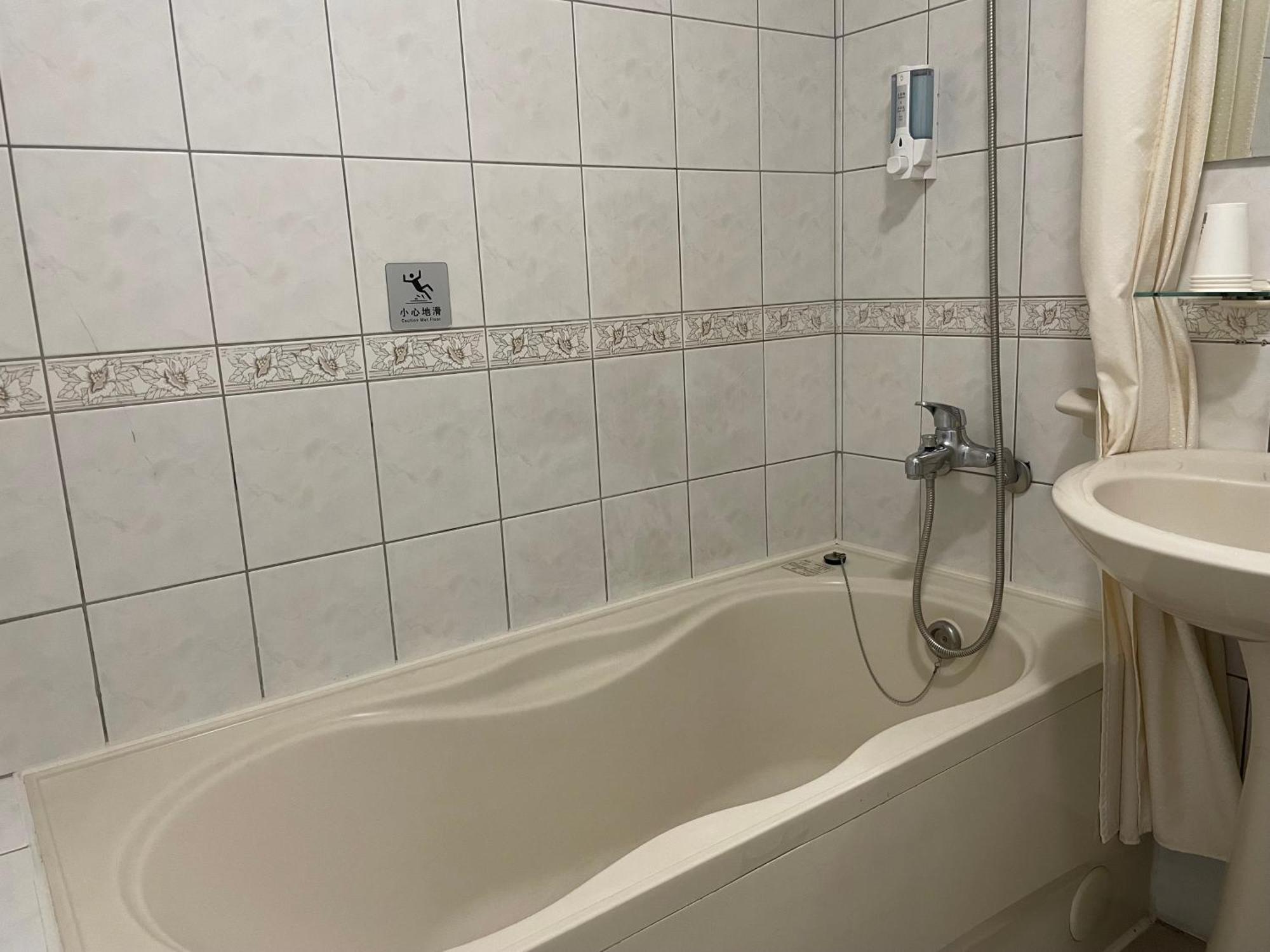 Yago Inn Тамсуи Экстерьер фото